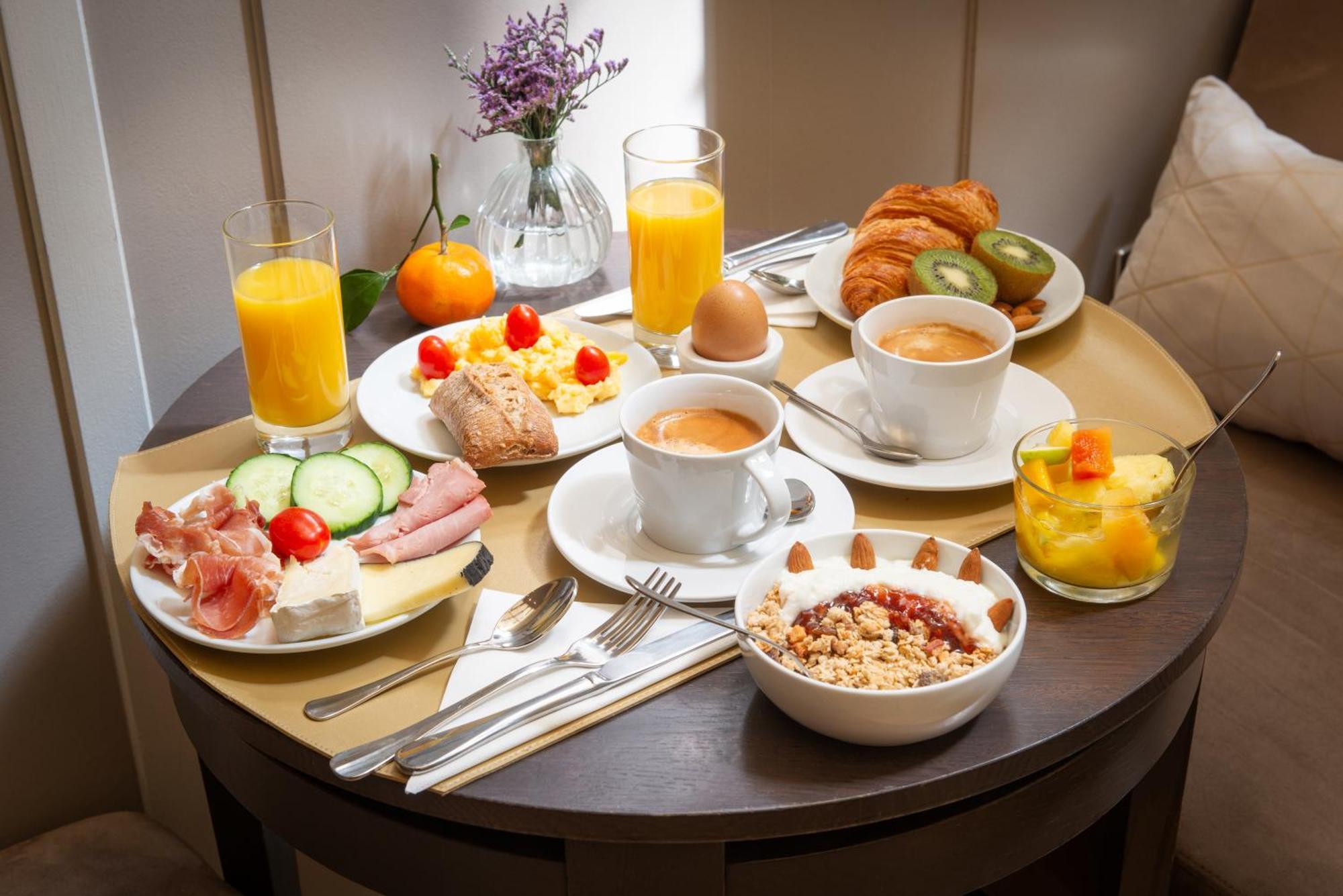 Hotel Galileo Champs Elysees Париж Экстерьер фото